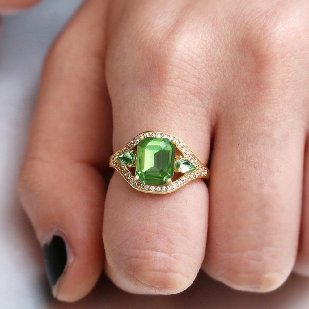 🍁 Noble Radiant Cut Pear Super Pure Green Crystal Rings for Women, EVGG1491 - Picture 5 of 8